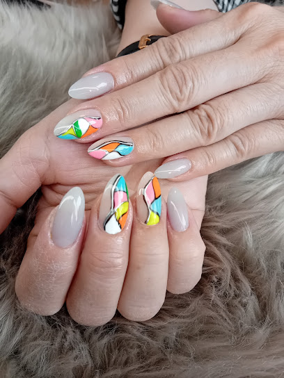 Royal Nails Ekholmens Centrum | Manikyr och pedikyrsalong i Linköping