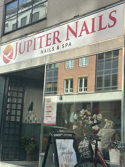 Jupiter Nails | Manikyr och pedikyrsalong i Malmö