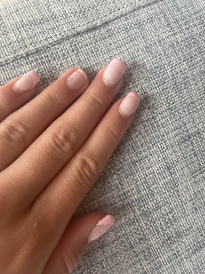 Angela Nails & Beauty | Manikyr och pedikyrsalong i Tyresö