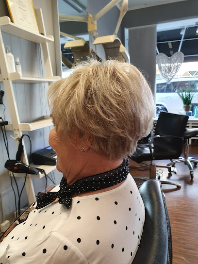 Salong Harmodet Anh Le | Frisörsalong i Strängnäs