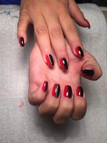 Love Nails | Manikyr och pedikyrsalong i Kristianstad