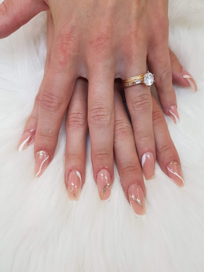 Royal Nail & Form | Manikyr och pedikyrsalong i Katrineholm