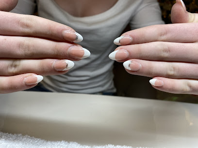 Katy Nails | Manikyr och pedikyrsalong i Linköping