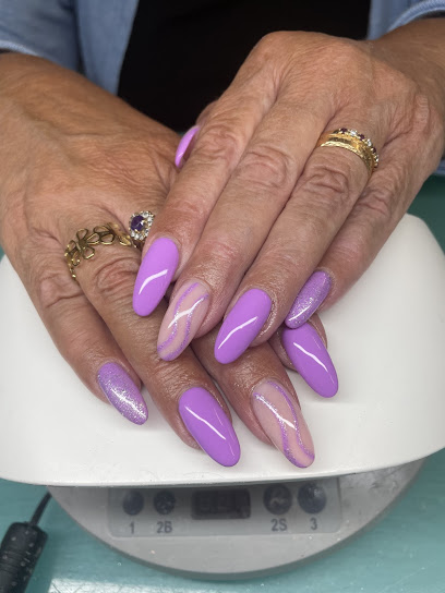 Nails Center i Sodermalm | Manikyr och pedikyrsalong i Stockholm