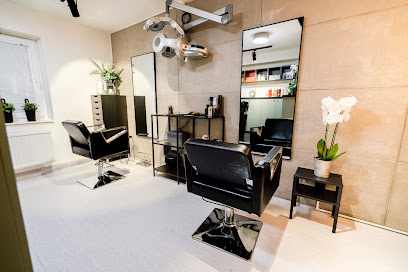 Hair Studio by Alexandra | Barbersalong i Brandbergen