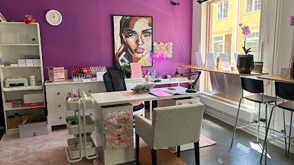 BIAB Nail by Yoyo | Manikyr och pedikyrsalong i Falun