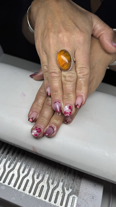 Nrkp Nails | Manikyr och pedikyrsalong i Norrköping