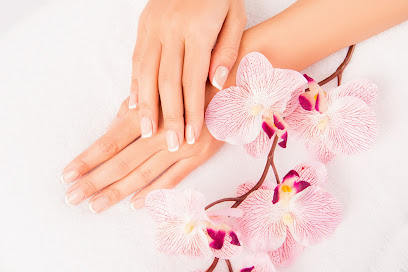 Center Nails & Spa | Skönhetscenter i Örebro