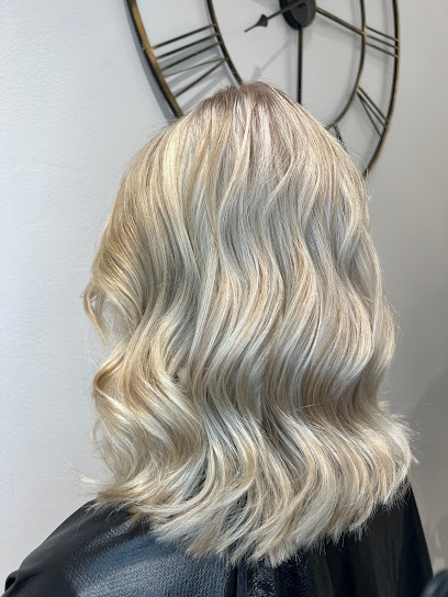 Hair&Co Nova | Frisörsalong i Lund Hair&Co Nova | Frisörsalong i Lund