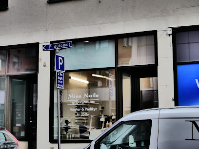 Miss Nails | Manikyr och pedikyrsalong i Helsingborg