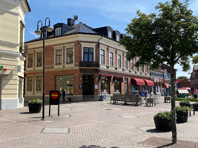 Flickorna Pa Ullmans | Frisörsalong i Laholm Flickorna Pa Ullmans | Frisörsalong i Laholm