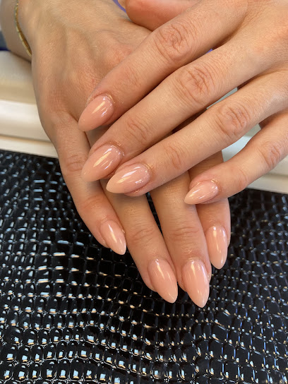 Usa Nails | Skönhetscenter i Mölndal