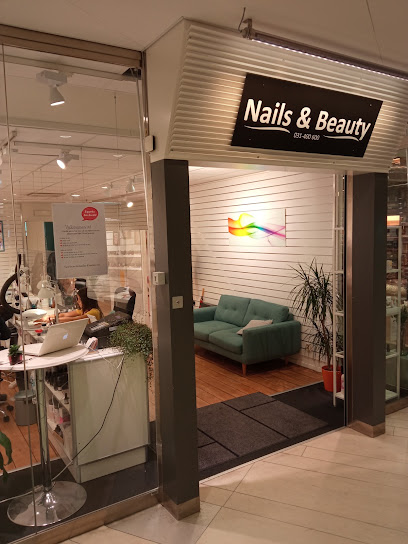 Garda Nails & Beauty | Manikyr och pedikyrsalong i Göteborg Garda Nails & Beauty | Manikyr och pedikyrsalong i Göteborg