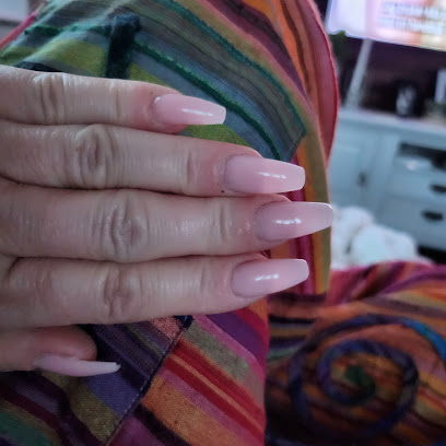 Elite Nails | Manikyr och pedikyrsalong i Strängnäs