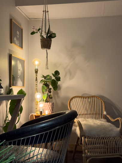 Vretgrand 8 | Frisörsalong i Uppsala Vretgrand 8 | Frisörsalong i Uppsala