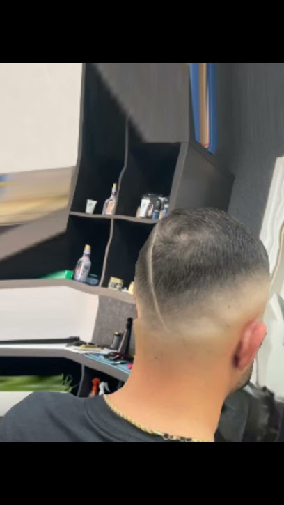 Aron's Barbershop | Barbersalong i Trollhättan Aron