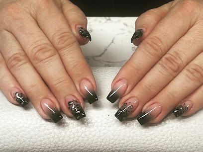 Natalies Nails | Manikyr och pedikyrsalong i Norrtälje