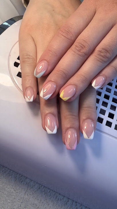 Extreme Nails | Manikyr och pedikyrsalong i Stockholm