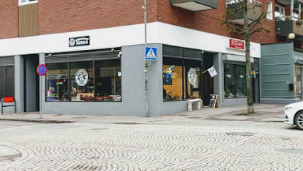 Kumla Barbershop | Frisörsalong i Kumla