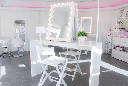 Creative Makeup | Skönhetscenter i Uppsala Creative Makeup | Skönhetscenter i Uppsala