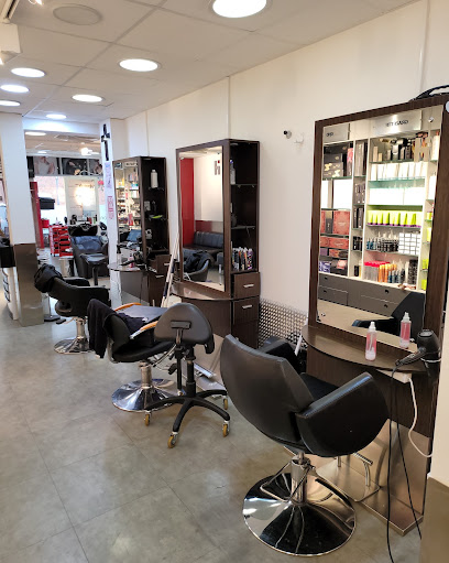 Sickla Hair International | Frisörsalong i Nacka