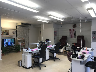 Sno Nails | Manikyr och pedikyrsalong i Kristinehamn