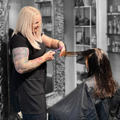 CreaHair | Frisörsalong i Halmstad CreaHair | Frisörsalong i Halmstad