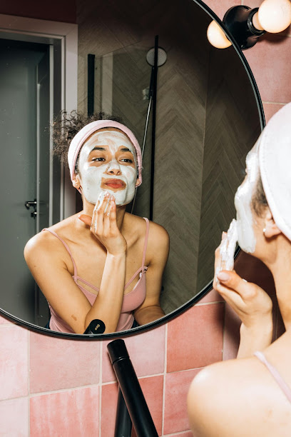 Manely Beauty | Skönhetscenter i Vällingby