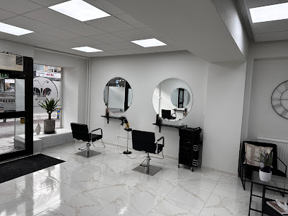 Ariana Hair Style | Frisörsalong i Örebro