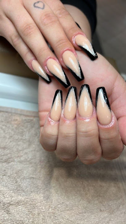 Kl Nails | Manikyr och pedikyrsalong i Kungsbacka