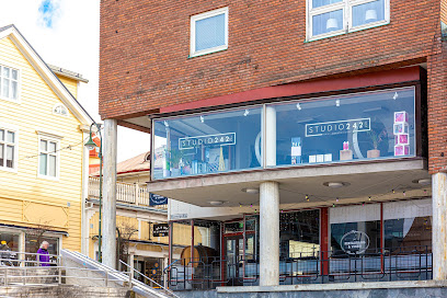 BLEACH | Frisörsalong i Östersund BLEACH | Frisörsalong i Östersund