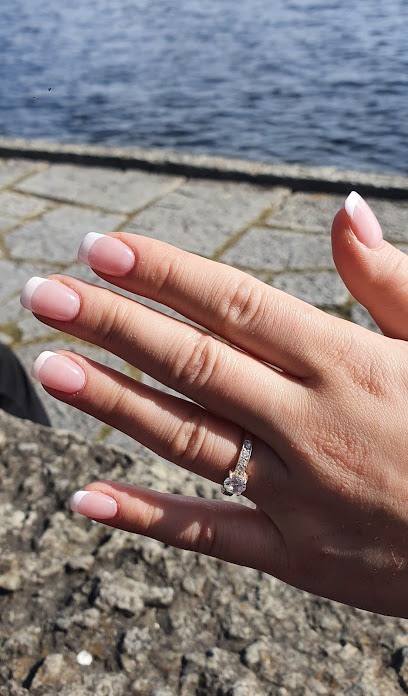 Express Nail | Manikyr och pedikyrsalong i Östersund