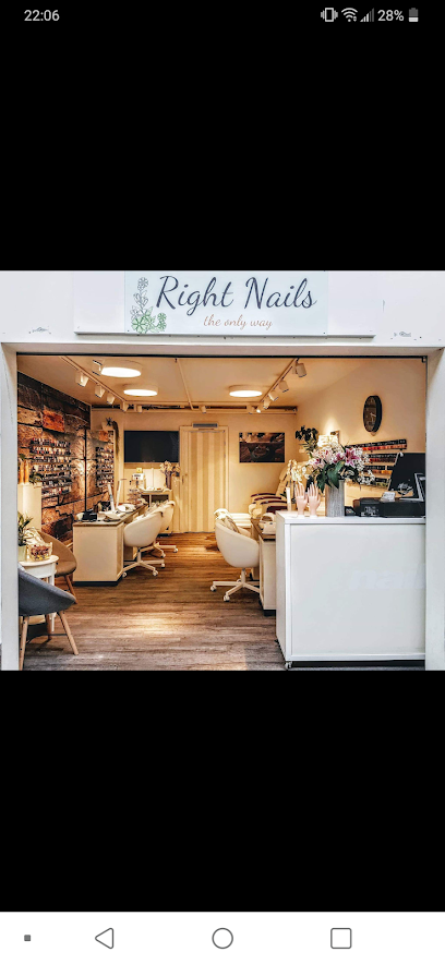 Right Nails | Manikyr och pedikyrsalong i Borås Right Nails | Manikyr och pedikyrsalong i Borås