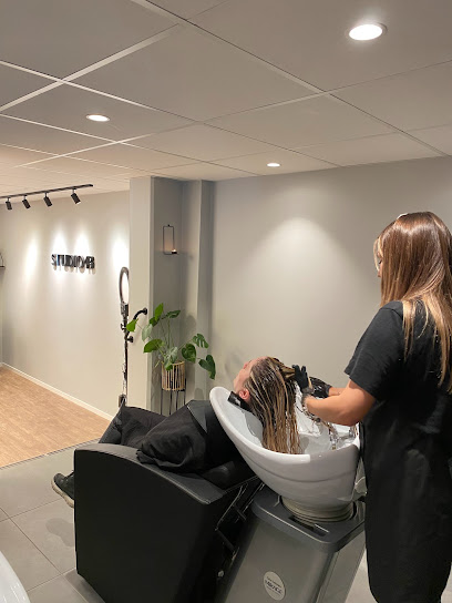 Studio43 Hair & Care | Frisörsalong i Stockholm