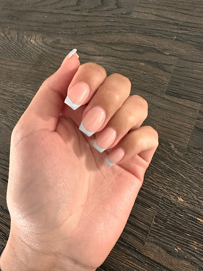 Queen Nails | Manikyr och pedikyrsalong i Taby