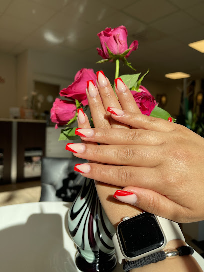 Micheal Nails | Skönhetscenter i Sollentuna