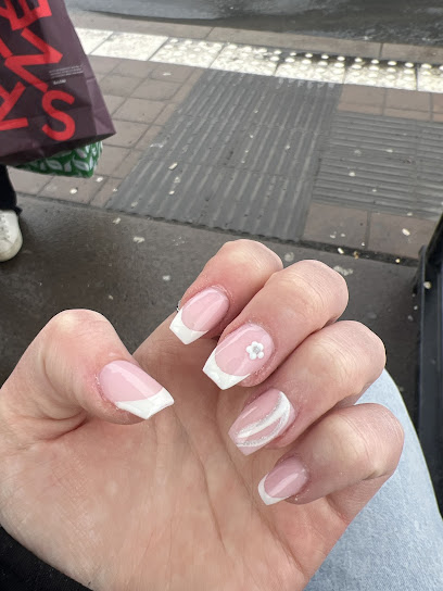Modern Nails A6 | Manikyr och pedikyrsalong i Jönköping