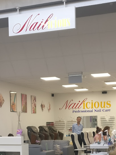 Nailicious | Manikyr och pedikyrsalong i Skarholmen