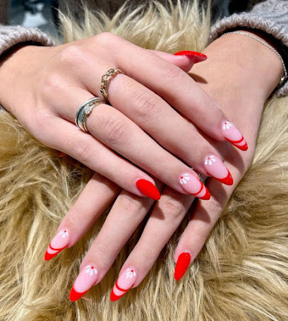Mimi Nails | Manikyr och pedikyrsalong i Handen