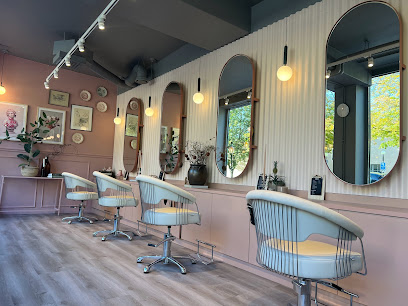 The Grand Town | Frisörsalong i Örebro