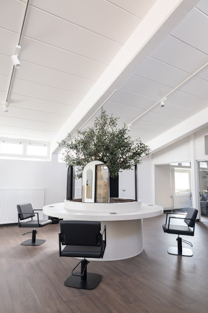 Caliya | Frisörsalong i Örebro