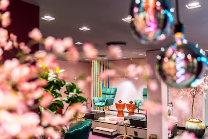 Nail Democracy Faltoversten | Manikyr och pedikyrsalong i Stockholm