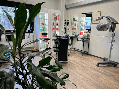 Frisör Le Tam | Frisörsalong i Eskilstuna