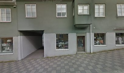 Fin Nagelvard & Accessoarer | Skönhetscenter i Kiruna