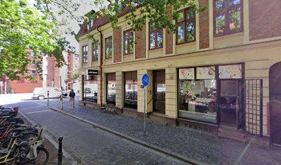 Kim Nail And Beauty | Skönhetscenter i Malmö