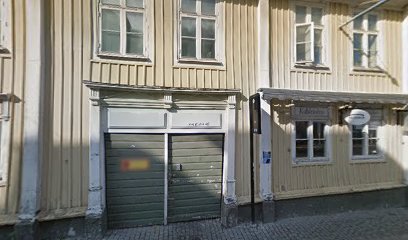 Yen Nails | Manikyr och pedikyrsalong i Kalmar